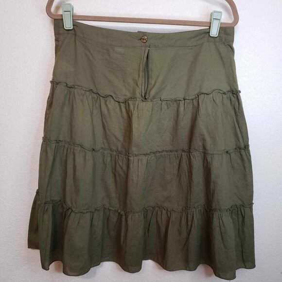 Divided by H&M Olive Green Tiered Mini Skirt Size 10 Zip Back - Picture 2 of 9